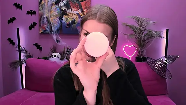 holy kitty online show from November 10, 6:30 am