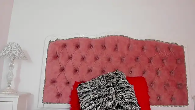 Snapshot of amberlitle chatting on September 18, 12:04 pm amberlitle online show from September 18, 12:04 pm