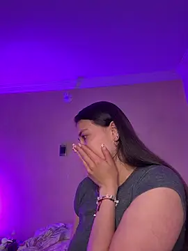 aurora divine online show from February 9, 10:56 pm