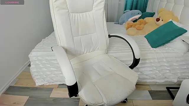 CooperAllana online show from November 10, 7:47 am