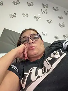 AntonellaAlondra4 online show from February 22, 3:29 am