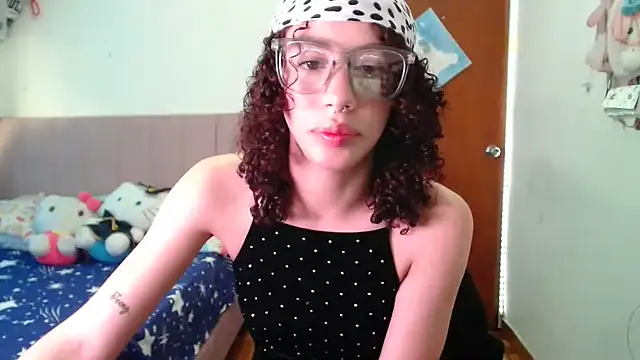 Perla web09 online show from January 6, 6:11 pm