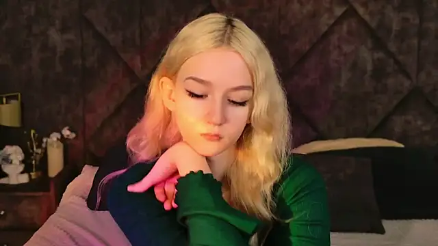 NaomiLoys online show from November 8, 10:53 am