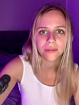 lunawolf21 online show from October 12, 6:54 pm