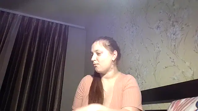 kila lo online show from February 19, 3:55 pm