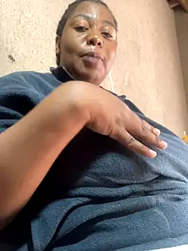 bustyboobs6 online show from November 20, 7:20 am