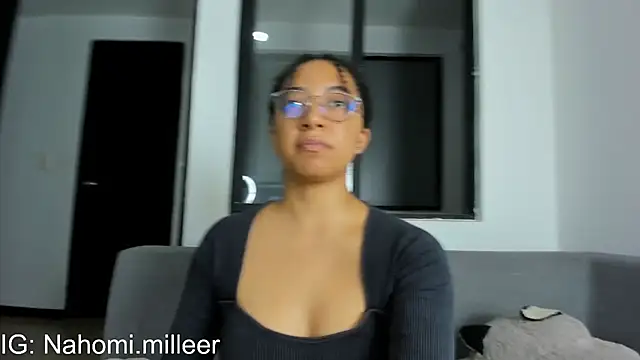 NAHOMI MILLER online show from December 18, 2:49 am