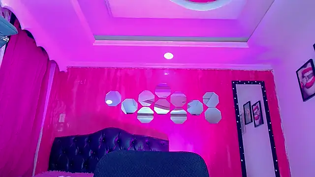 TiffanyMackensyy online show from February 20, 6:26 am