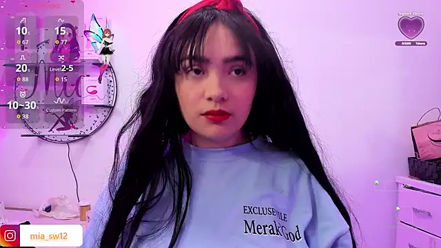 mia johns  online show from November 15, 6:14 am