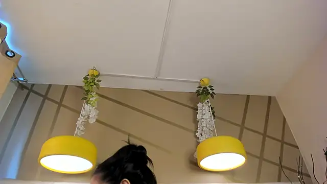 frreeya online show from November 24, 1:57 pm