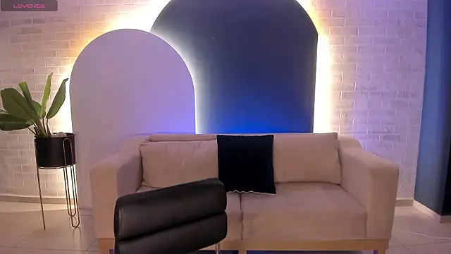 AlinaKravitz online show from February 9, 6:32 pm