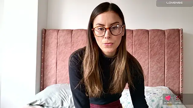 Emmy petit online show from December 4, 5:57 pm