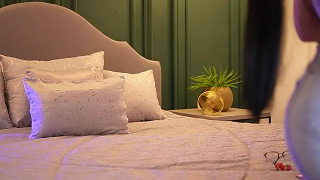 ArwenMuse online show from November 10, 10:05 pm