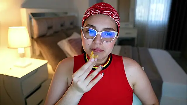 Camilaa bueno online show from December 13, 10:27 pm