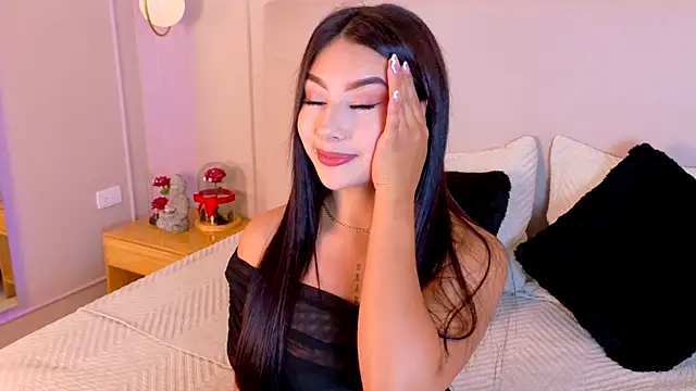 OlayaCooper online show from November 24, 8:33 pm