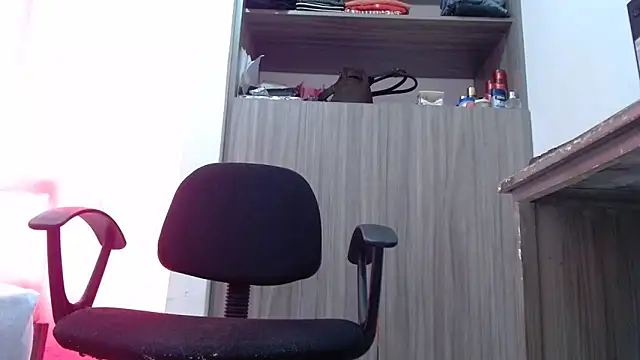 nicolle milf1978 online show from February 10, 1:58 pm