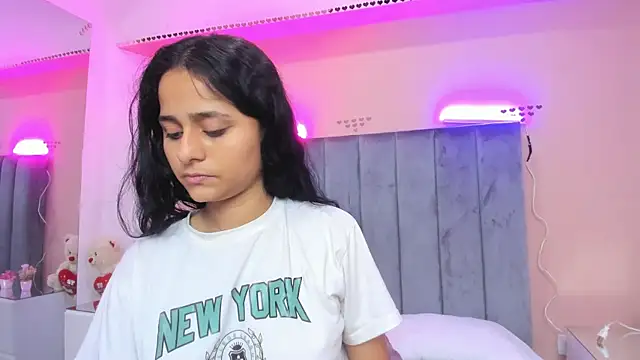 Giselle Roldan online show from December 20, 5:00 am