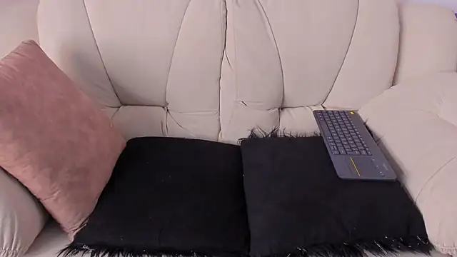 Radiant Naomi online show from November 16, 12:38 pm