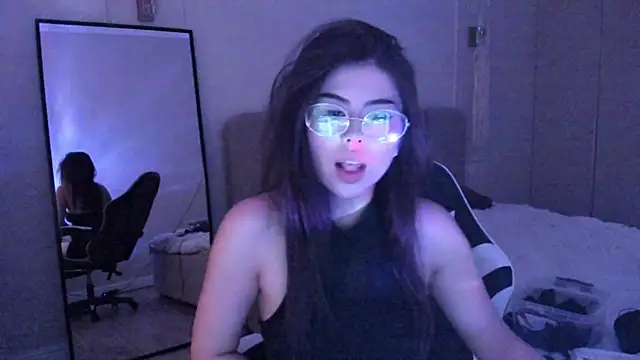 may mia online show from January 8, 4:16 am