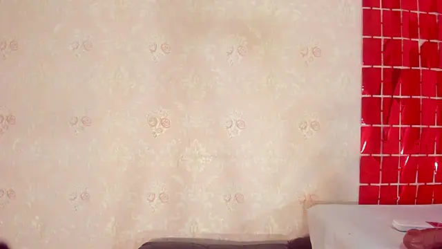 SARA COLLIINS  online show from February 13, 8:32 pm