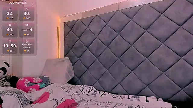 Nellyhills online show from October 27, 6:57 pm