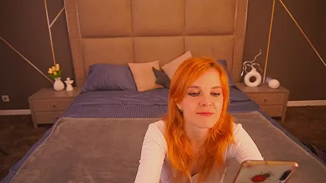 GingerLizzi online show from September 17, 6:11 am