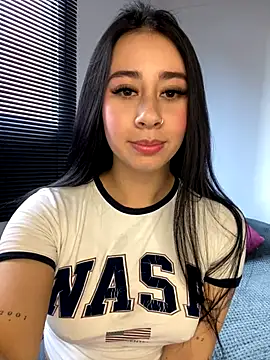 Snapshot of Zoee_t chatting on October 14, 9:39 pm Zoee t online show from October 14, 9:39 pm