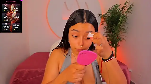 Ariana Pierce online show from December 15, 12:32 pm