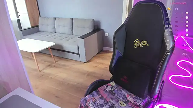 Snapshot of Amy_honey_angel chatting on October 10, 11:15 am Amy honey angel online show from October 10, 11:15 am