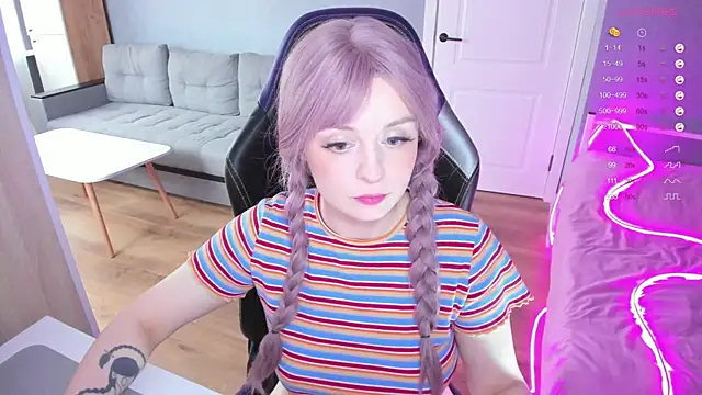 Snapshot of Amy_honey_angel chatting on October 22, 9:58 am Amy honey angel online show from October 22, 9:58 am