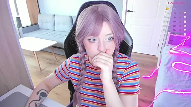 Snapshot of Amy_honey_angel chatting on October 3, 10:20 am Amy honey angel online show from October 3, 10:20 am