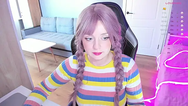 Snapshot of Amy_honey_angel chatting on October 9, 8:51 am Amy honey angel online show from October 9, 8:51 am