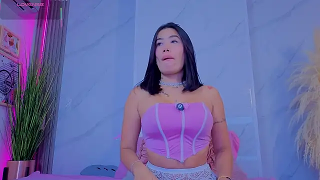 Chlooee   online show from January 6, 2:04 am