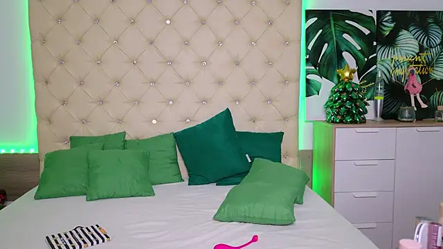 KattieSims online show from November 30, 5:28 pm