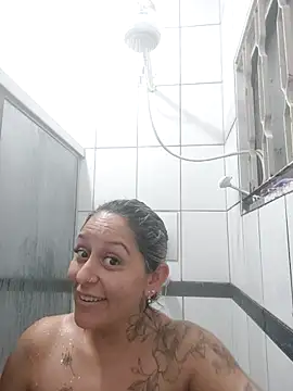 baixinhaloira online show from November 18, 1:28 am