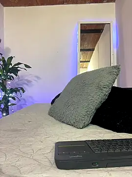 Liah ferrer online show from December 18, 4:17 am