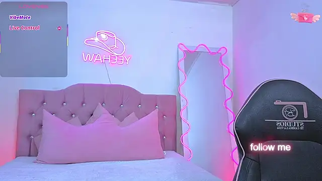 kittystart tay online show from September 18, 12:37 pm