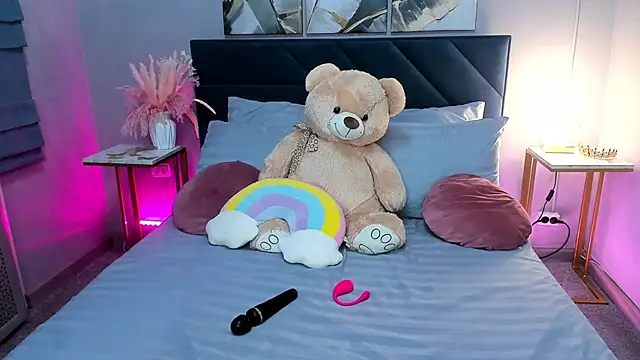 Curvy Dynamite  online show from October 23, 1:11 am