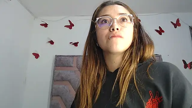 Snapshot of Anny_Fox- chatting on October 1, 5:01 am Anny Fox- online show from October 1, 5:01 am