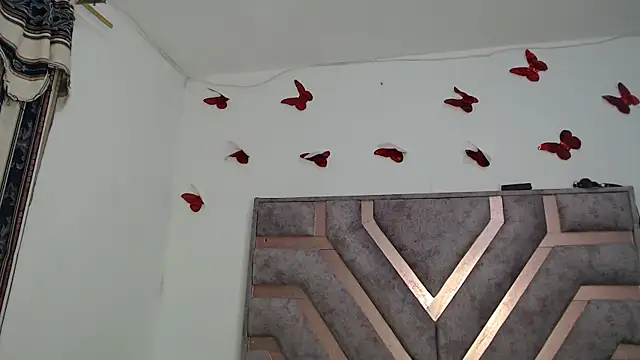 Snapshot of Anny_Fox- chatting on October 4, 3:23 am Anny Fox- online show from October 4, 3:23 am