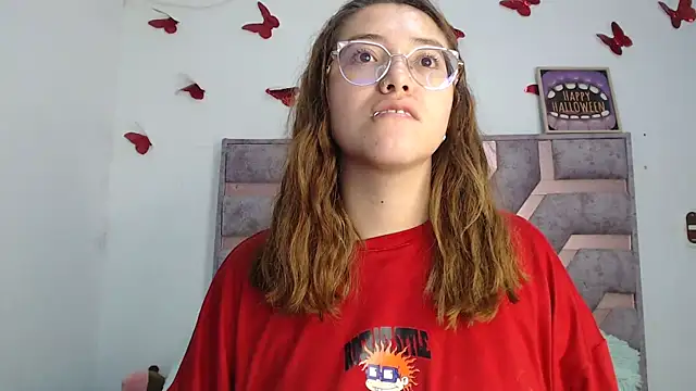 Snapshot of Anny_Fox- chatting on October 24, 3:46 am Anny Fox- online show from October 24, 3:46 am