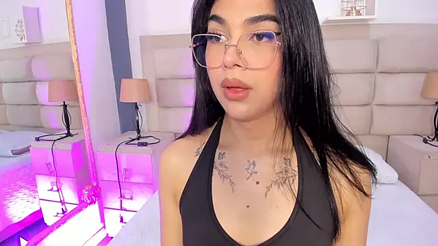 RoseCassie online show from October 9, 1:48 pm