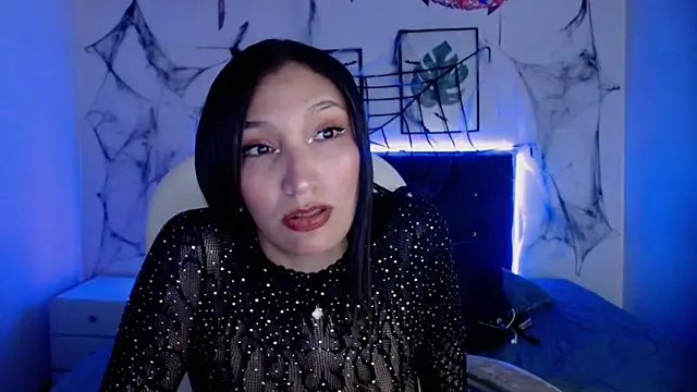 mia collens online show from October 31, 3:19 am