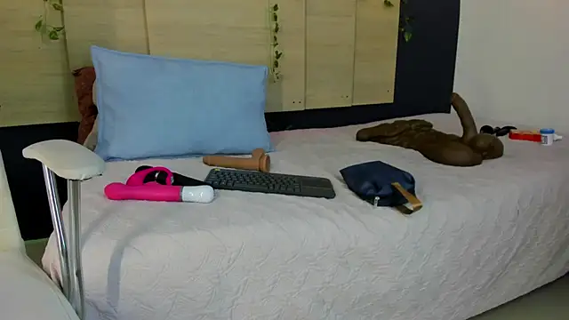 celeste smmith  online show from October 20, 8:23 pm