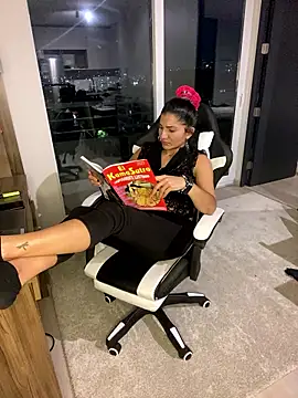 AlejandritaMilano online show from January 9, 12:59 am