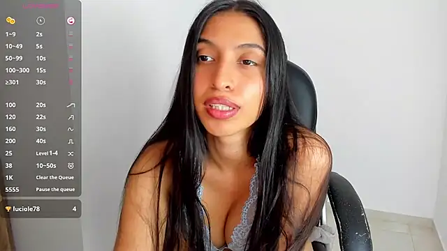 Snapshot of Ninna--1 chatting on October 28, 7:30 pm Ninna--1 online show from October 28, 7:30 pm