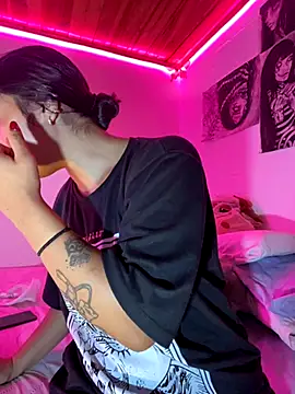 lauuraww online show from September 24, 9:41 am