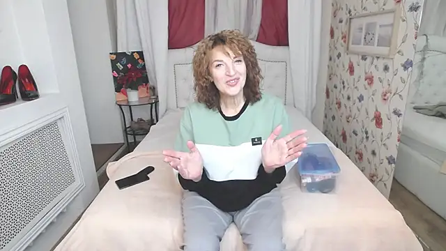 SilviaHart online show from October 1, 12:54 pm