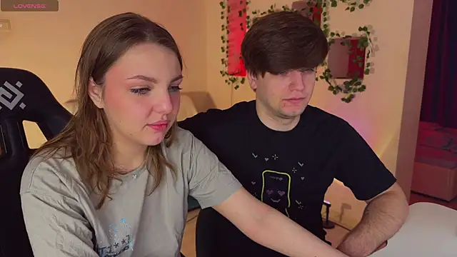 RobertAndLinela online show from February 13, 9:55 am