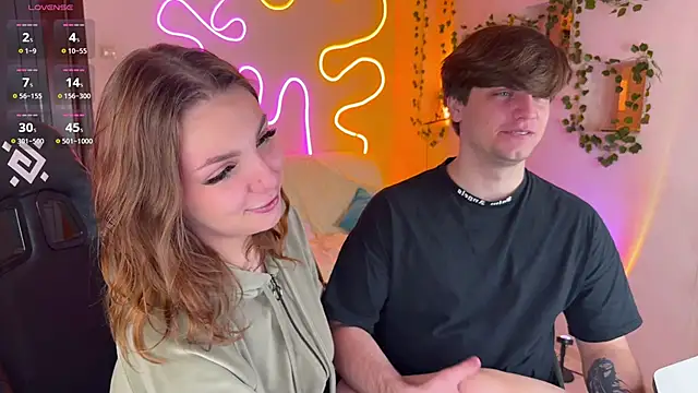 Snapshot of RobertAndLinela chatting on October 22, 1:38 pm RobertAndLinela online show from October 22, 1:38 pm
